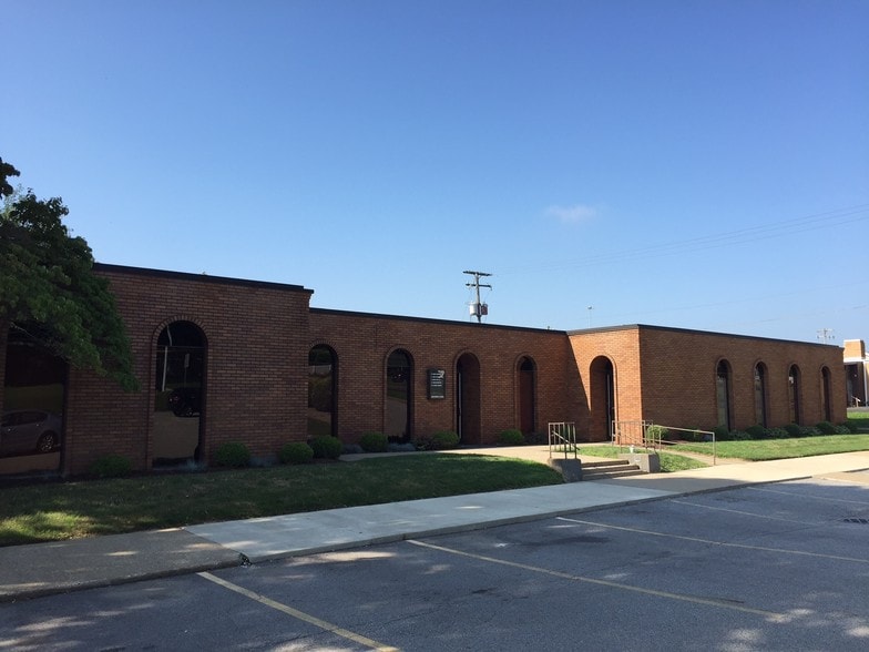 More Photos Of 100 30th St, Canton Office For Lease