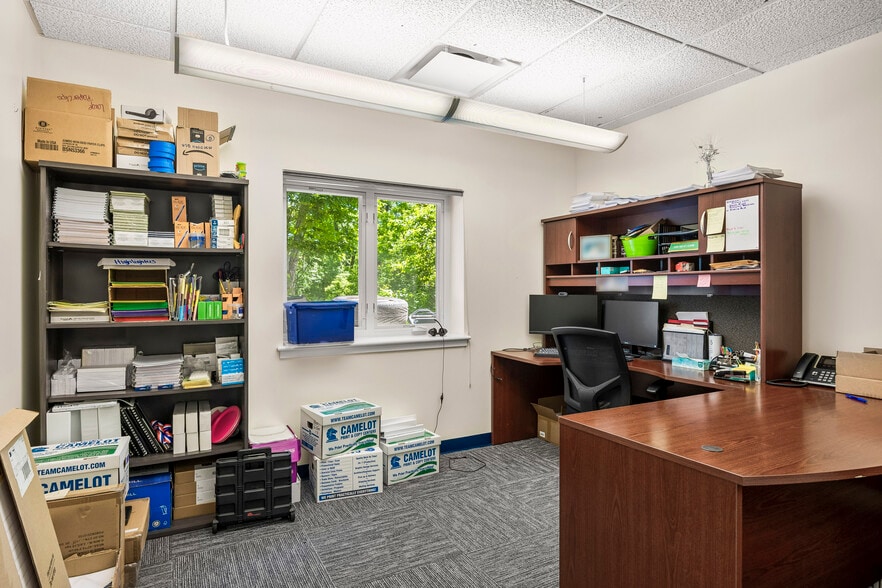 More Photos Of 25 Delaware Ave, Delmar Office For Sale