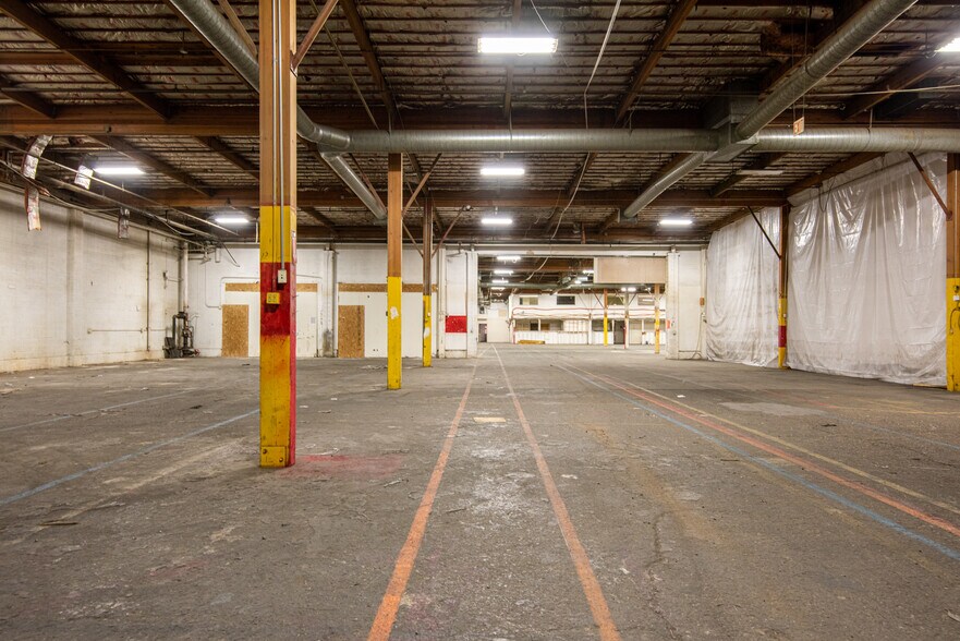 More Photos Of 248-282 W 33rd St, Ogden Unknown For Lease