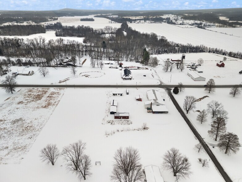 More Photos Of 677 S Cardinal Ln, Scottsburg Industrial For Sale