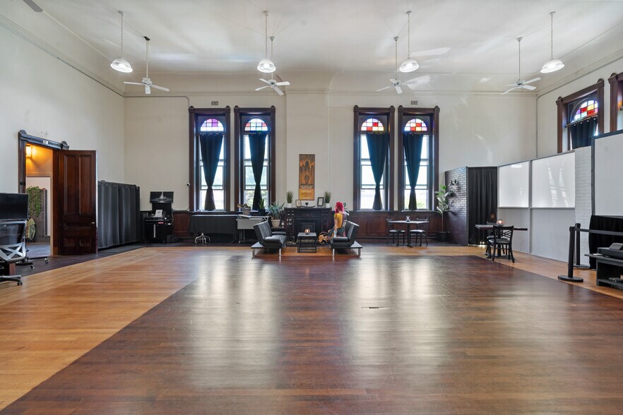 More Photos Of 106 W J St, Benicia Office For Sale