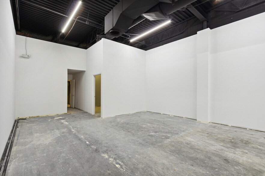 More Photos Of 120-150 May Mart Dr, Rochelle Unknown For Lease