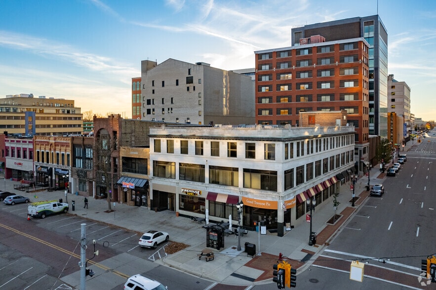 More Photos Of 200 S Washington Sq, Lansing Medical For Lease