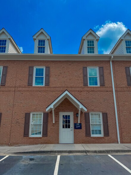 More Photos Of 2190 N Norcross Tucker Rd, Norcross Office For Lease