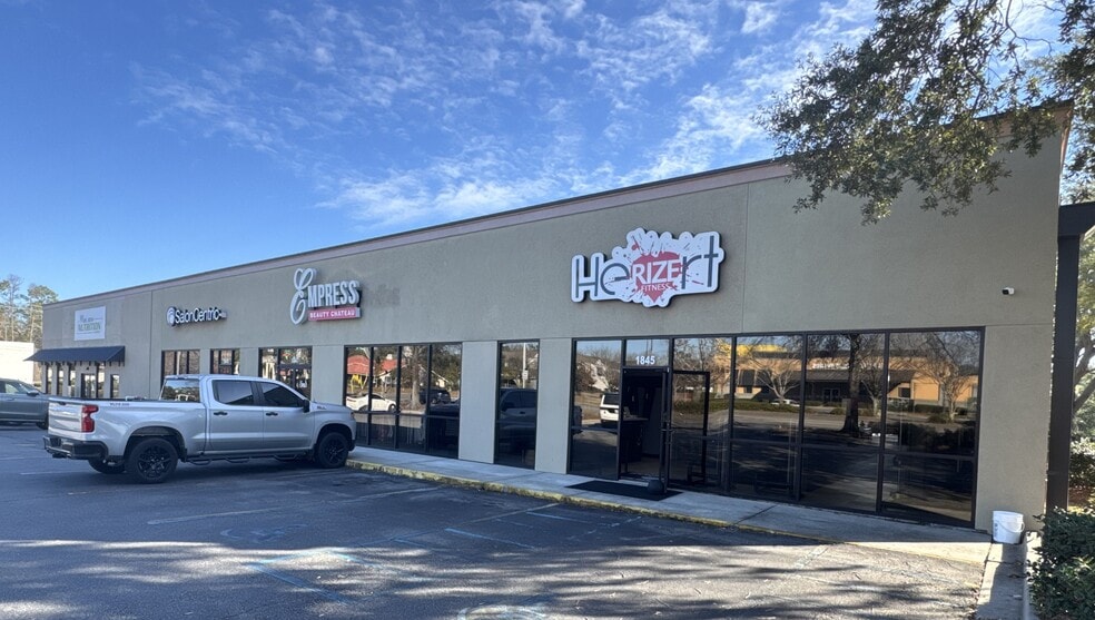 Primary Photo Of 1531 Baytree Rd, Valdosta Storefront Retail Office For Lease