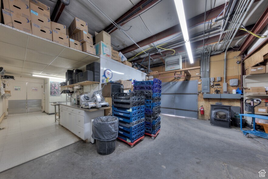 More Photos Of 80 S Broadway St, Green River Supermarket For Sale