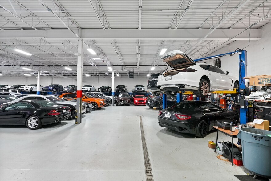 More Photos Of 500 Mitchell Rd, Glendale Heights Warehouse For Sale