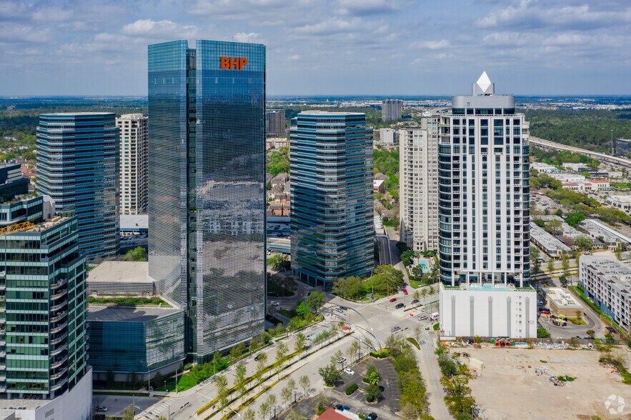 More Photos Of 1300 Post Oak Blvd, Houston Office For Lease
