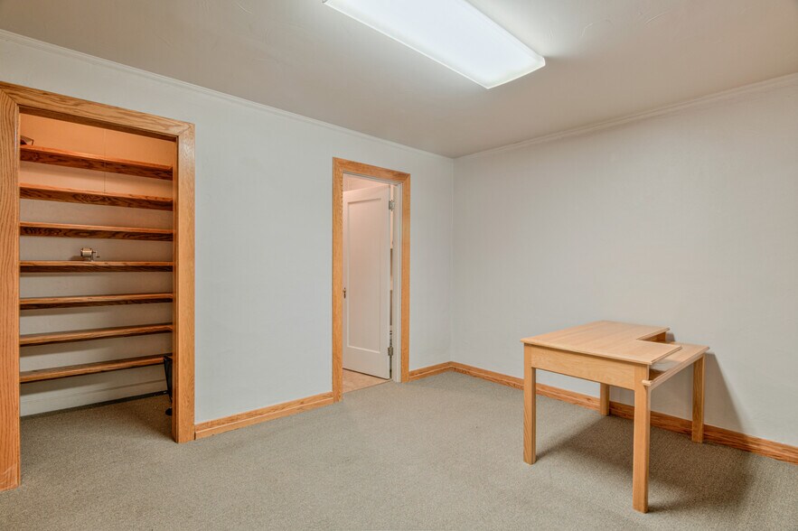 More Photos Of 160 NW Irving Ave, Bend Office Residential For Lease