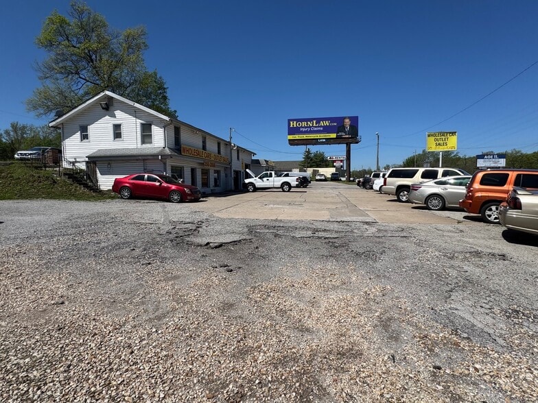 More Photos Of 14901 E Us Highway 40, Kansas City Auto Repair For Sale