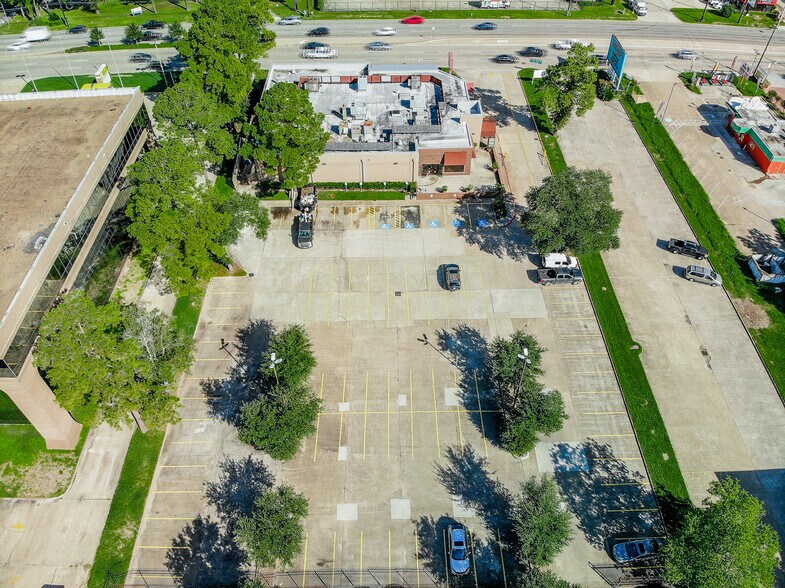 More Photos Of 3301 Cypress Creek Pky, Houston Restaurant For Lease