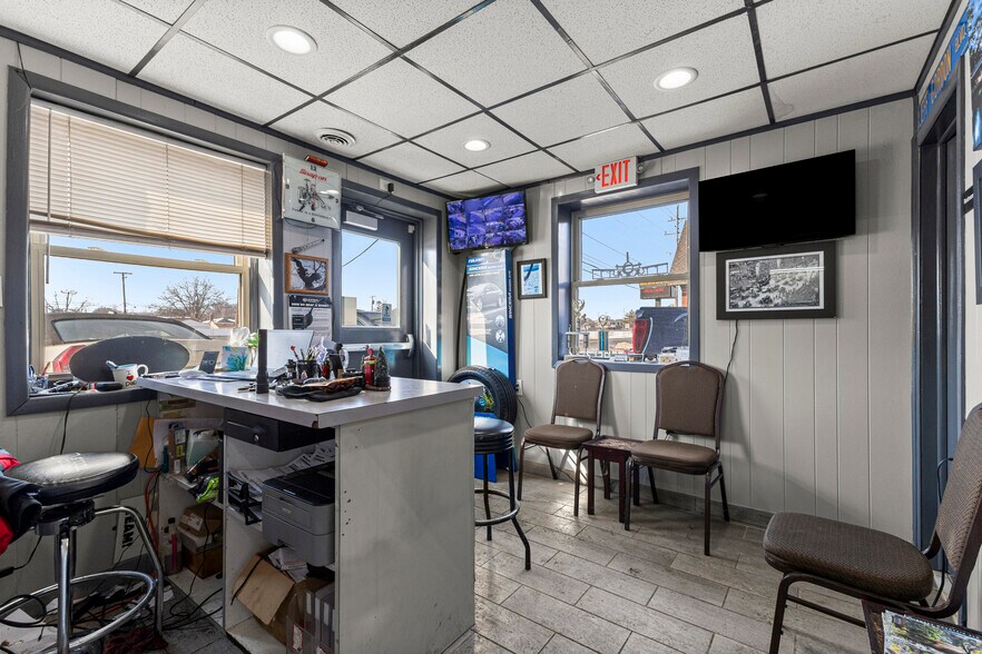 More Photos Of 2401 Fort St, Trenton Warehouse For Sale