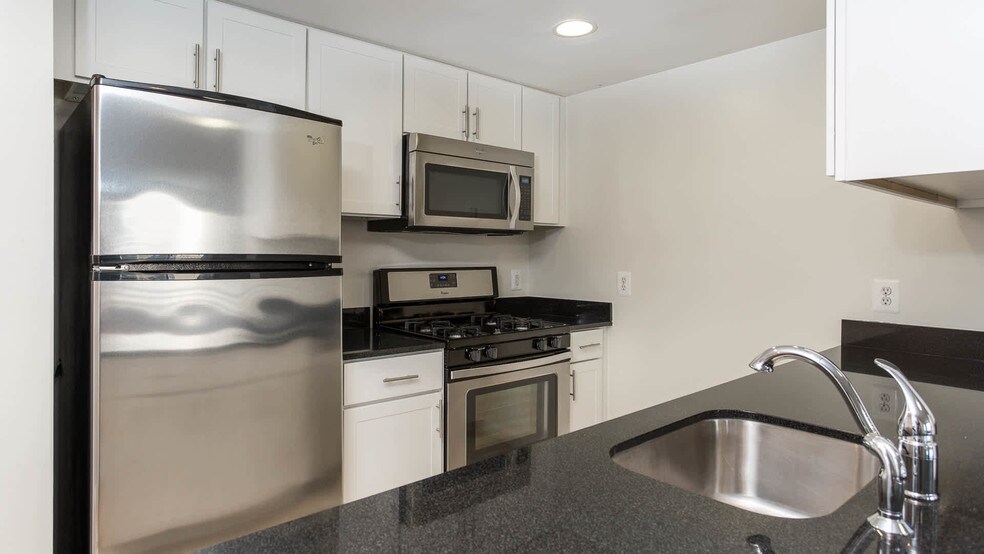 More Photos Of 901 N Nelson St, Arlington Apartments For Lease