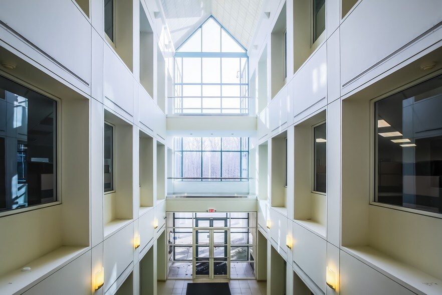 More Photos Of 555 MacArthur Blvd, Mahwah Office For Lease