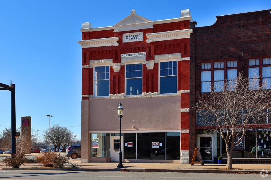 Primary Photo Of 126 S Independence St, Enid Storefront Retail Office For Lease