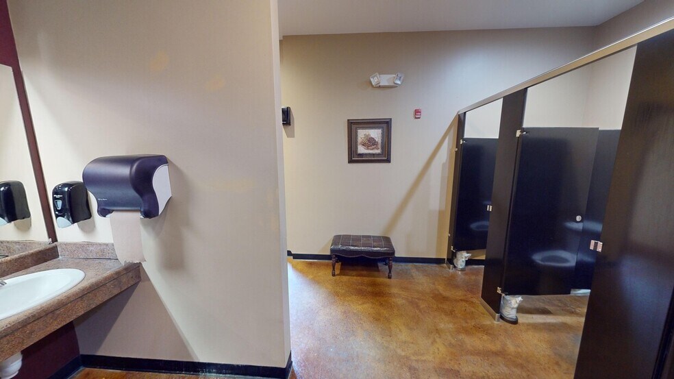 More Photos Of 1720 State Route 15 Belleville IL 62221 Hwy, Belleville Specialty For Sale