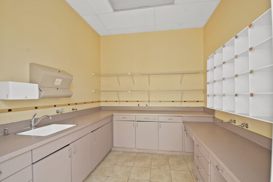 More Photos Of 7932-7942 Valley View St, Buena Park General Retail For Lease