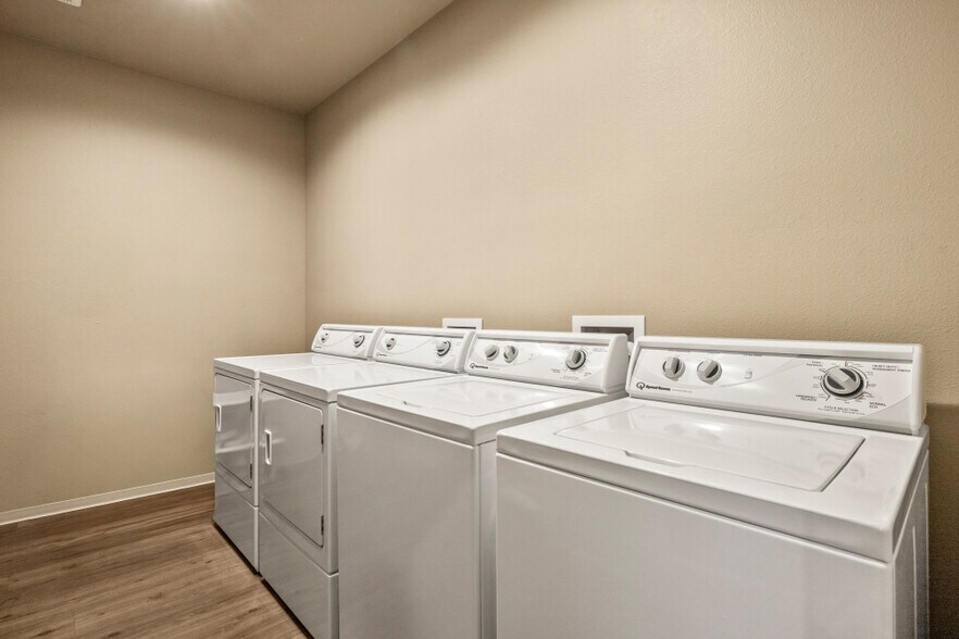 More Photos Of 125 S 6th St, Klamath Falls Flex For Sale