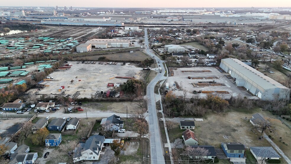 More Photos Of 1430 Miles st, Houston Manufacturing For Lease