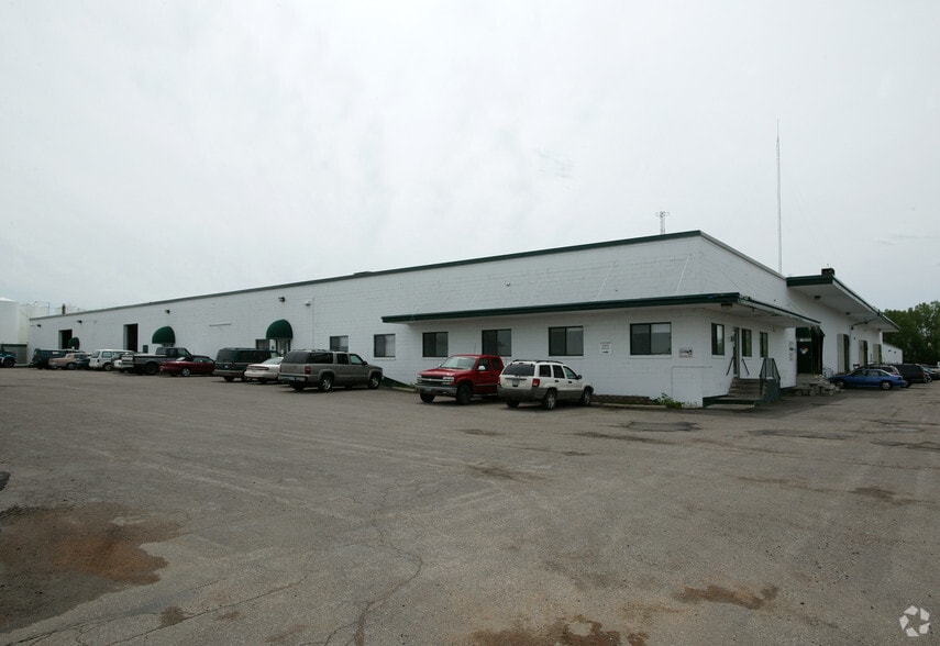More Photos Of 2420 W County Road C, Roseville Warehouse For Sale