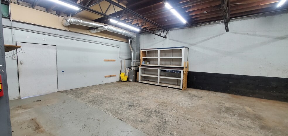 More Photos Of 741 S Treadaway Blvd, Abilene Warehouse For Lease