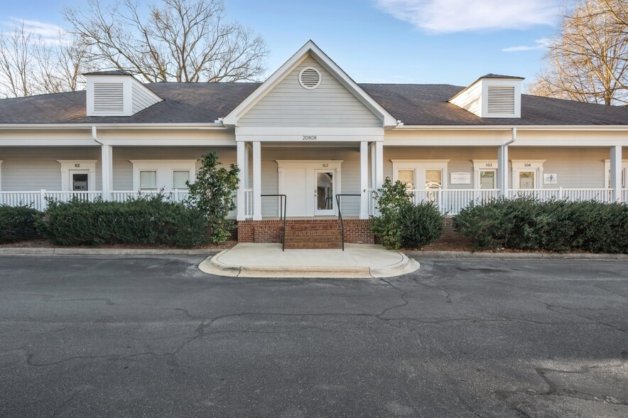 More Photos Of 20808 N Main St, Cornelius Medical For Lease