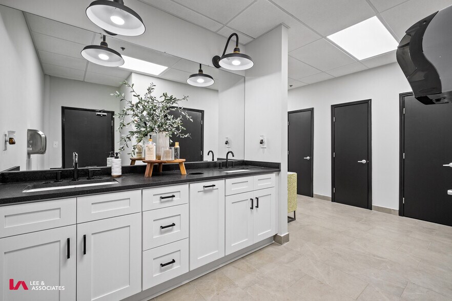 More Photos Of 2800 Colonnades Ct, Peachtree Corners Light Distribution For Lease
