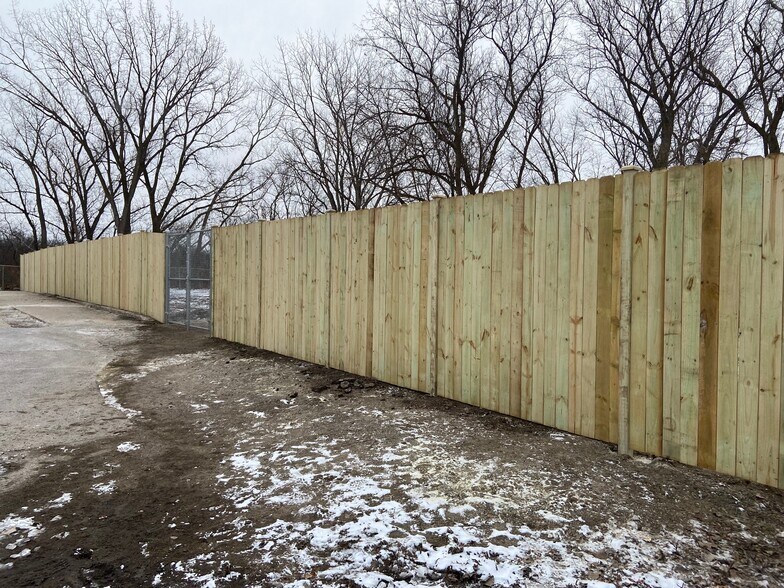 More Photos Of 28039 W Commercial Ave, Lake Barrington Industrial For Lease