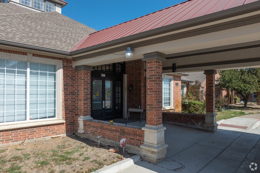 More Photos Of 830 E Princeton Dr, Princeton Hospital For Sale