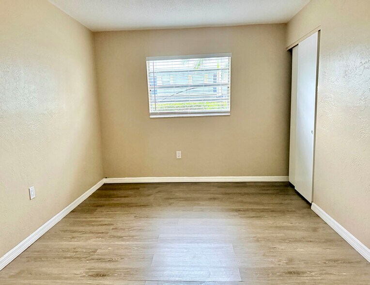 More Photos Of , Palmetto Multifamily For Sale