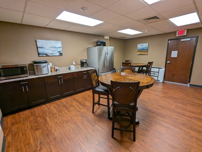 More Photos Of 222 W Main St, Belleville Medical For Sale