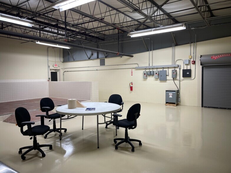 More Photos Of 2845 Wall Triana Hwy, Huntsville Warehouse For Lease