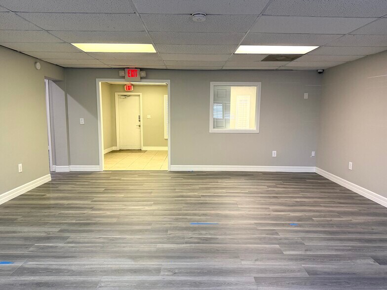More Photos Of 8106 US Highway 19, Port Richey Office For Sale