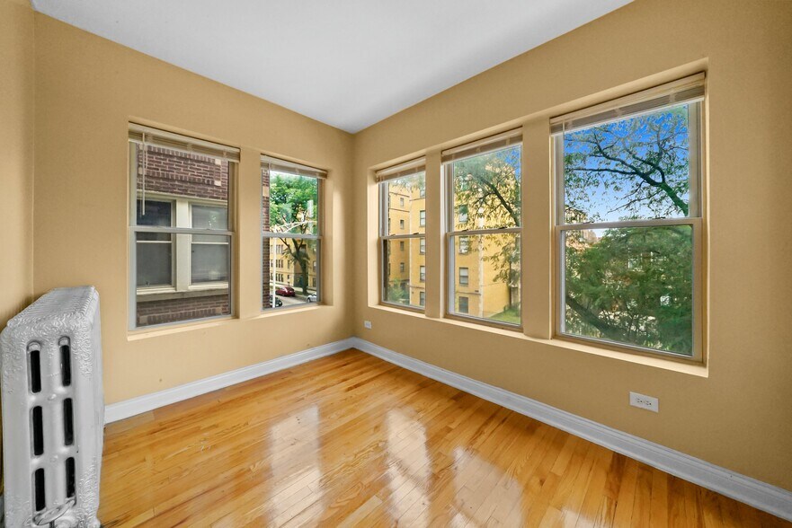 More Photos Of 7220 S Yates Blvd, Chicago Apartments For Sale