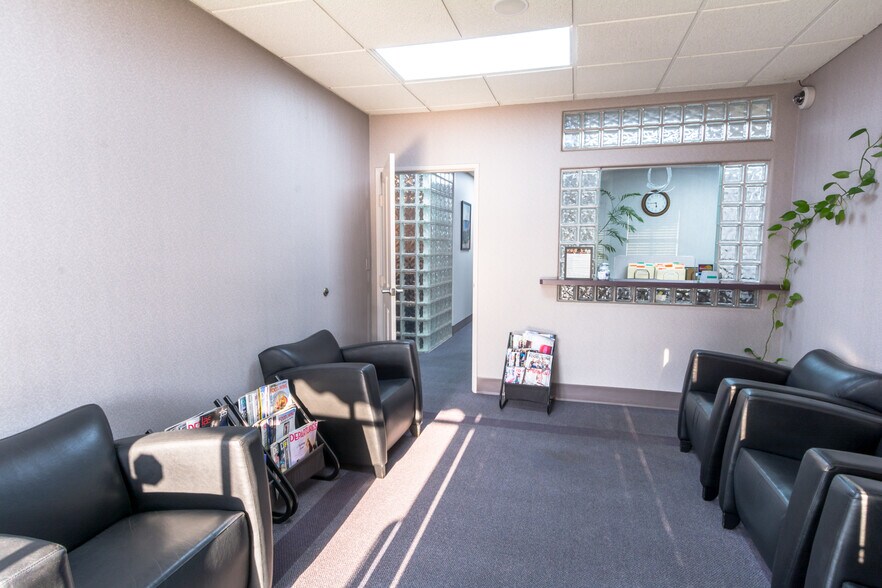 More Photos Of 412 N Barranca Ave, Covina Medical For Lease