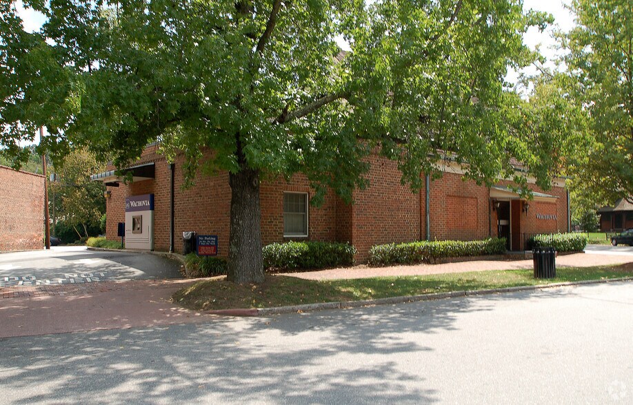 More Photos Of 11 Kitchen Pl, Asheville Bank For Sale