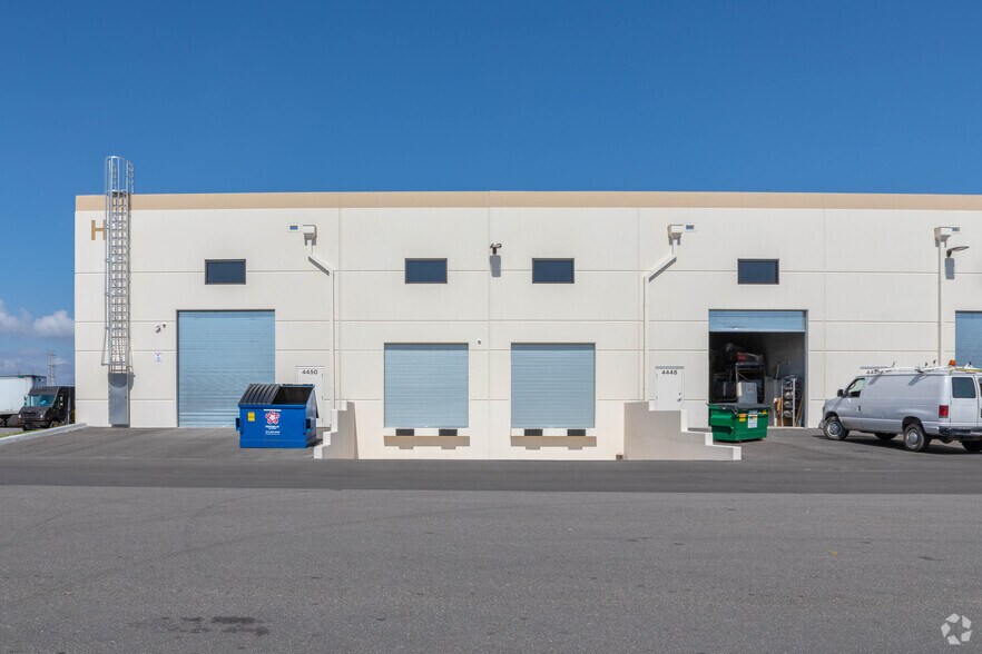 More Photos Of 4428-4450 Eagle Falls Pl, Tampa Warehouse For Lease