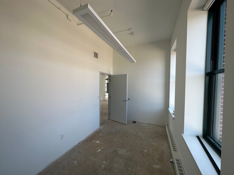 More Photos Of 592 Columbia Rd, Uphams Corner Office For Lease