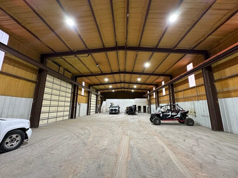 More Photos Of 3460 S Fulton Ave, Odessa Warehouse For Lease