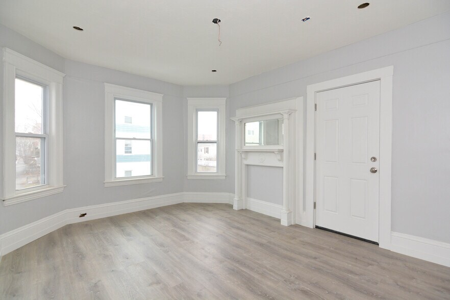 More Photos Of 35 Lafayette St, Worcester Apartments For Sale