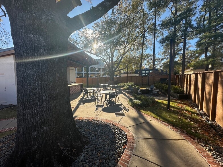 More Photos Of 1053 Oakhaven Rd, Memphis Office Residential For Sale