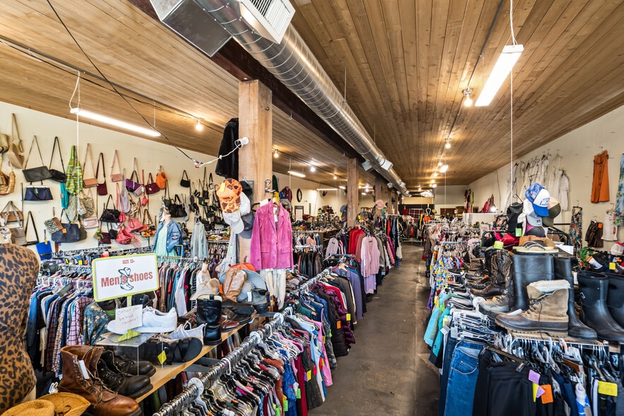 More Photos Of 320 N Main St, Prineville Storefront Retail Office For Sale