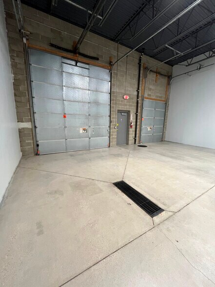 More Photos Of 6845 20th Ave, Centerville Industrial For Lease