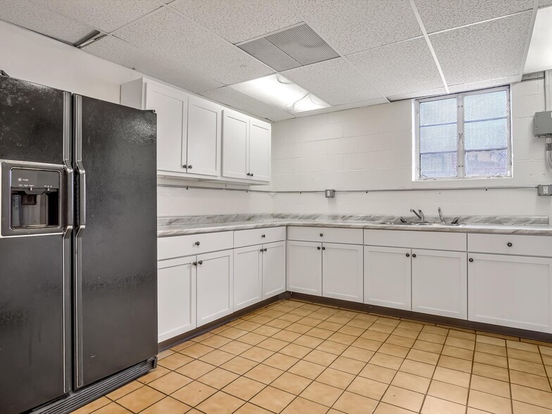 More Photos Of 2901 W Main St, Belleville Religious Facility For Sale