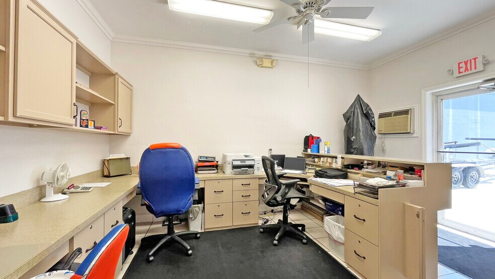 More Photos Of 1116 SE 12th Ct, Cape Coral Flex For Sale