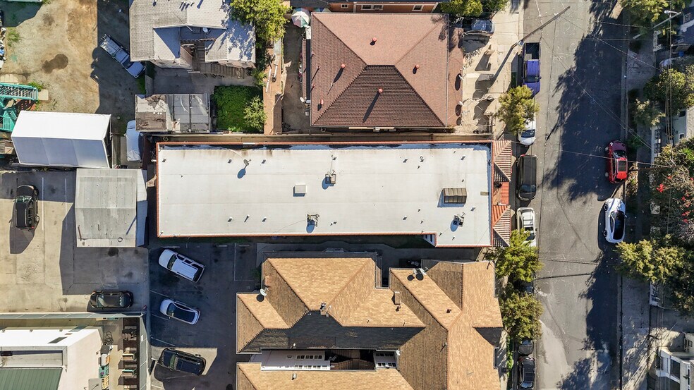 More Photos Of 1511 W 11th Pl, Los Angeles Apartments For Sale
