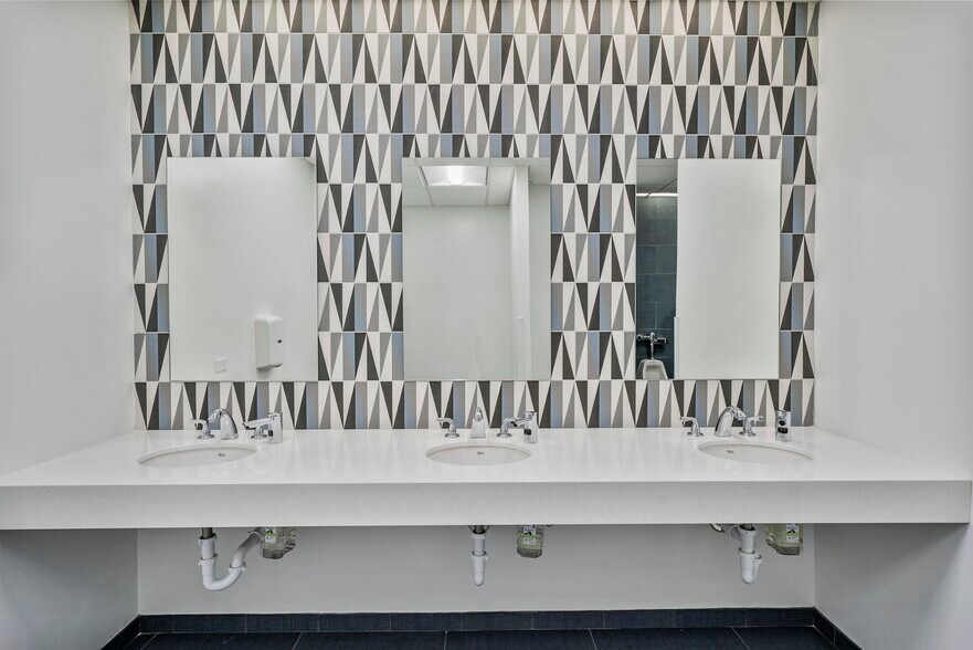 More Photos Of 12000 Biscayne Blvd, Miami Office For Lease