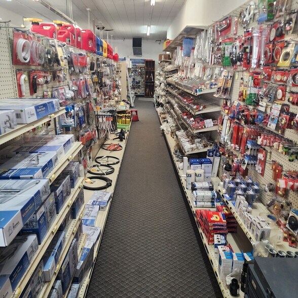 More Photos Of 104 S Main St, Evart Storefront For Sale