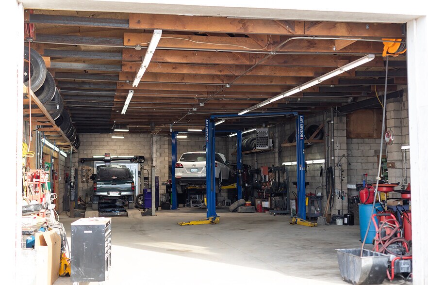 More Photos Of 20439 N Main St, Carey Auto Repair For Sale