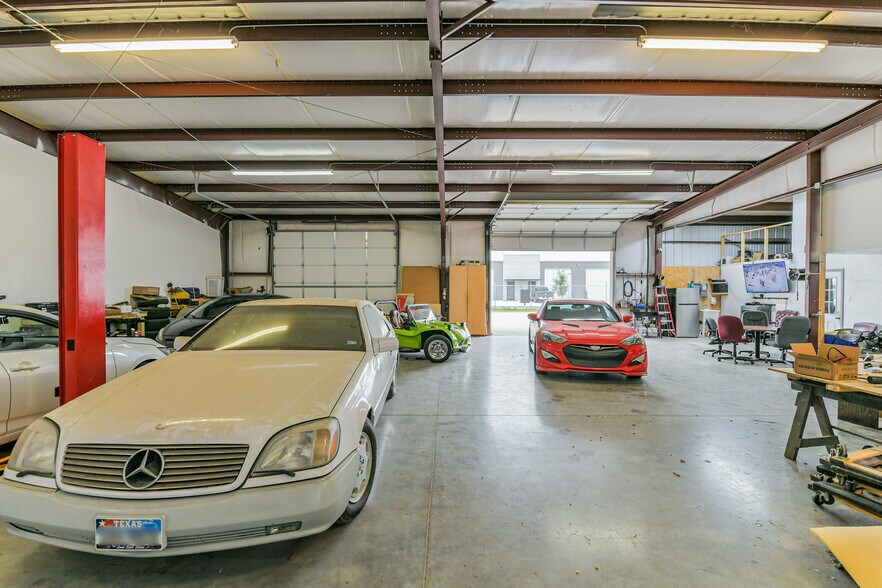 More Photos Of 7449 Wright Rd, Houston Manufacturing For Sale